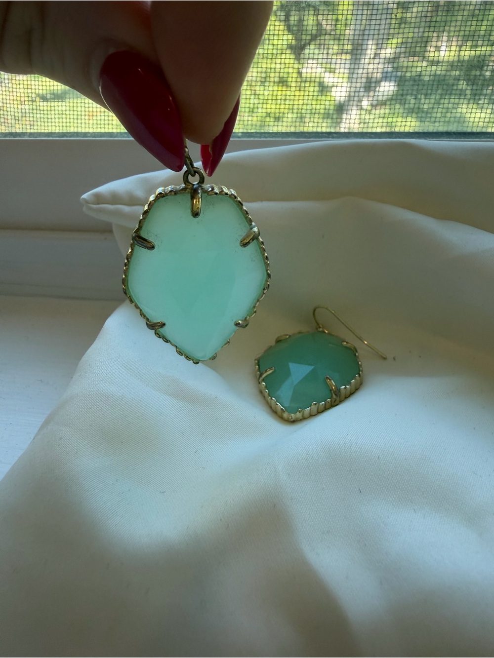 Kendra Scott Aqua Green Faceted Pendant and Earrings - Gold